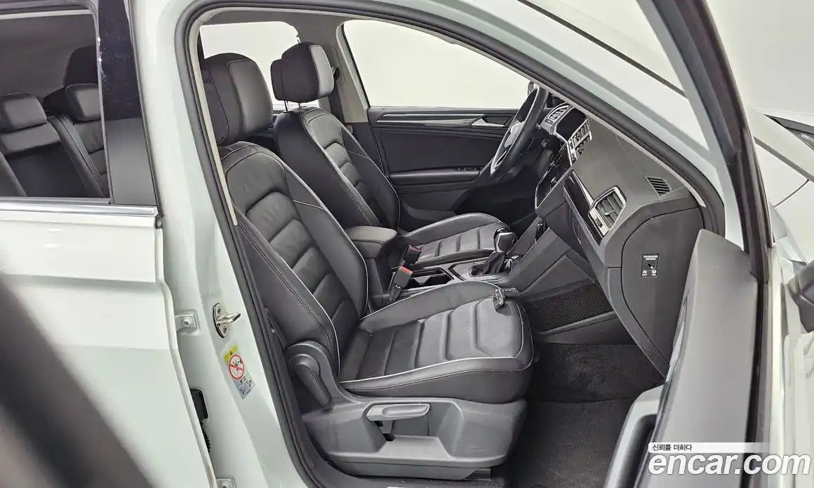 Volkswagen Tiguan 2021 2.0 гидро в Москве № 1323386, фото 16