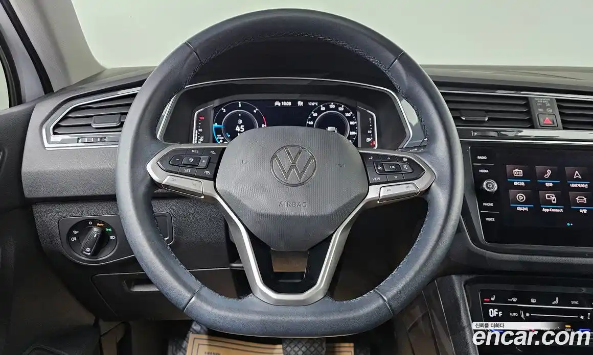 Volkswagen Tiguan 2021 2.0 гидро в Москве № 1323386, фото 19