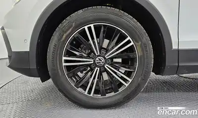 Volkswagen Tiguan 2021 2.0 гидро в Москве № 1323386, миниатюра 5