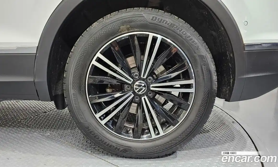 Volkswagen Tiguan 2021 2.0 гидро в Москве № 1323386, фото 7