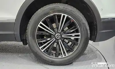 Volkswagen Tiguan 2021 2.0 гидро в Москве № 1323386, миниатюра 7