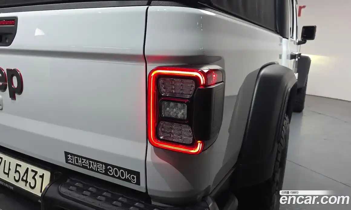 Jeep Gladiator 2023 3.6 гидро в Москве № 1323652, фото 8