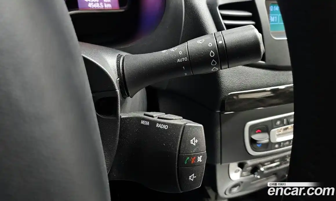 Renault SM3 2014 1.6 гидро в Москве № 1402303, фото 24