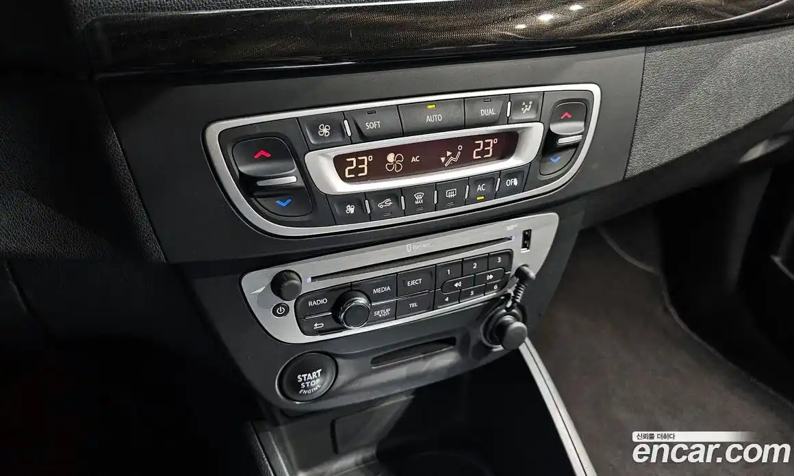 Renault SM3 2014 1.6 гидро в Москве № 1402303, фото 27