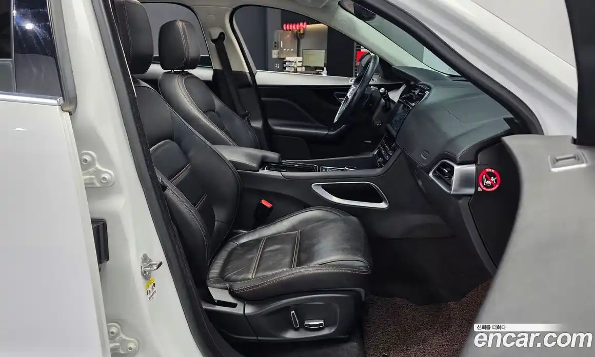 Jaguar F-Pace 2019 2.0 гидро в Москве № 1404004, фото 17