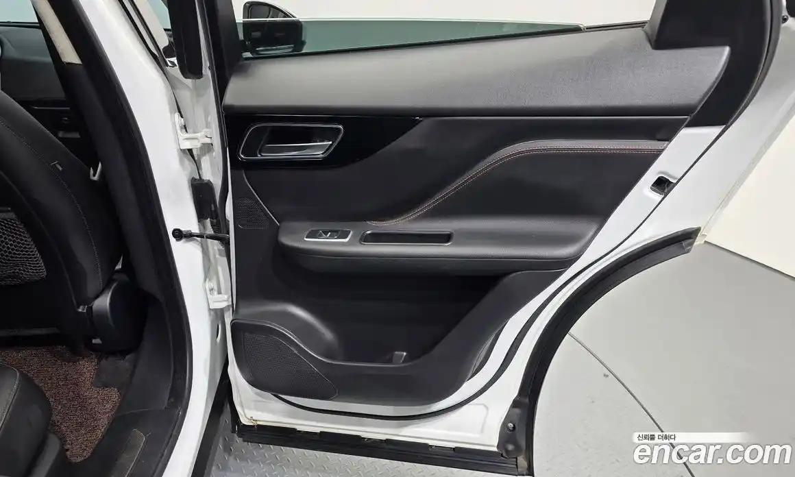 Jaguar F-Pace 2019 2.0 гидро в Москве № 1404004, фото 27
