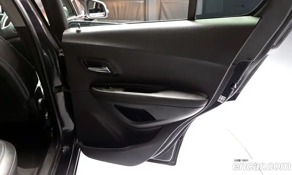 Chevrolet Trax 2015 1.4 гидро в Москве № 1541302, фото 15