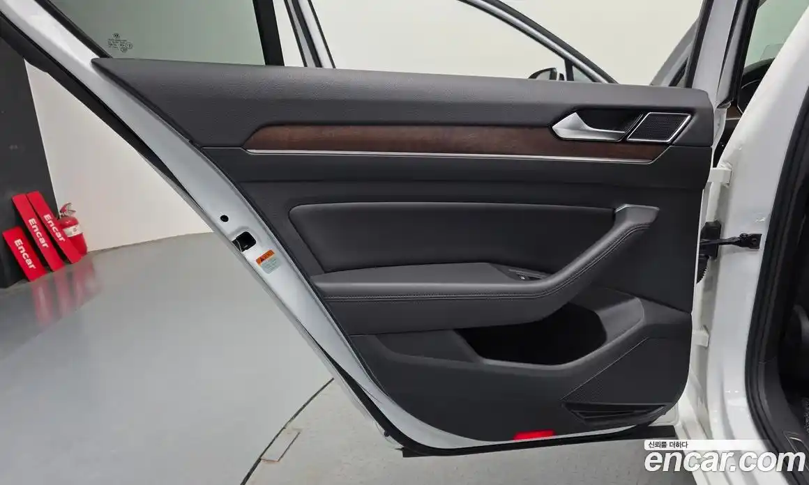 Volkswagen Passat 2018 2.0 гидро в Москве № 1549315, фото 15