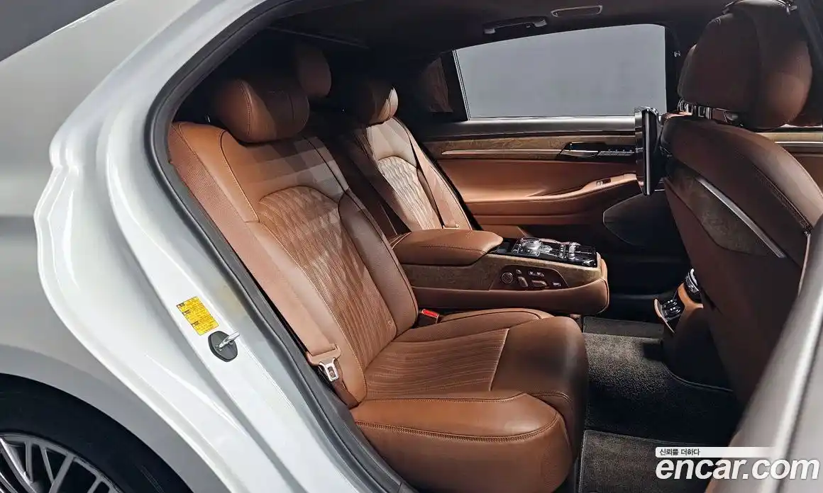 Genesis G90 2021 5.0 гидро в Москве, фото 17