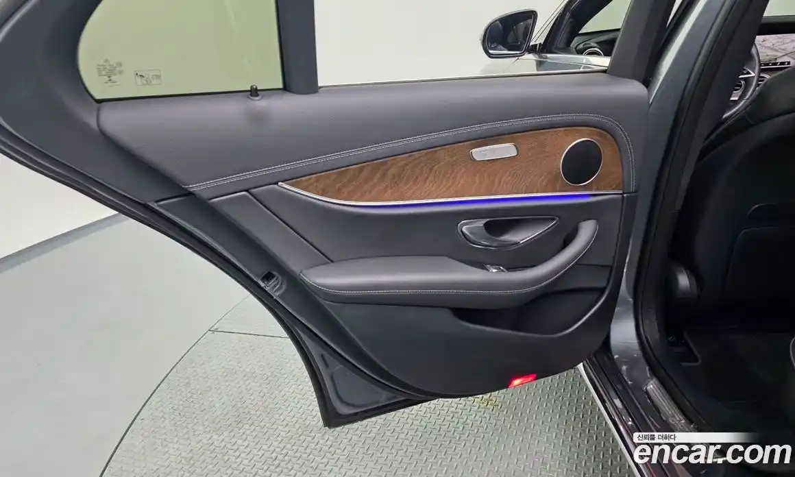 Mercedes-Benz E-Class 2022 2.0 гидро в Москве № 1616883, фото 15