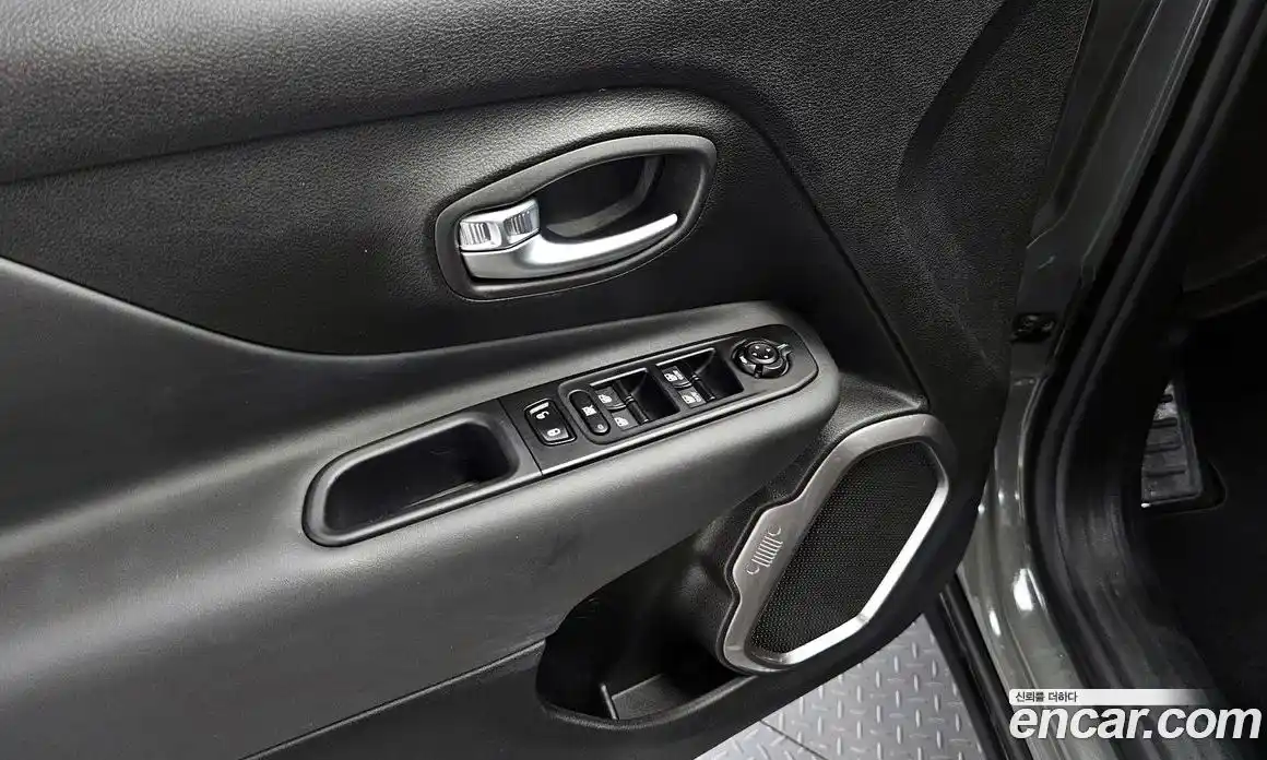 Jeep Renegade 2022 1.3 гидро в Москве № 1623837, фото 23