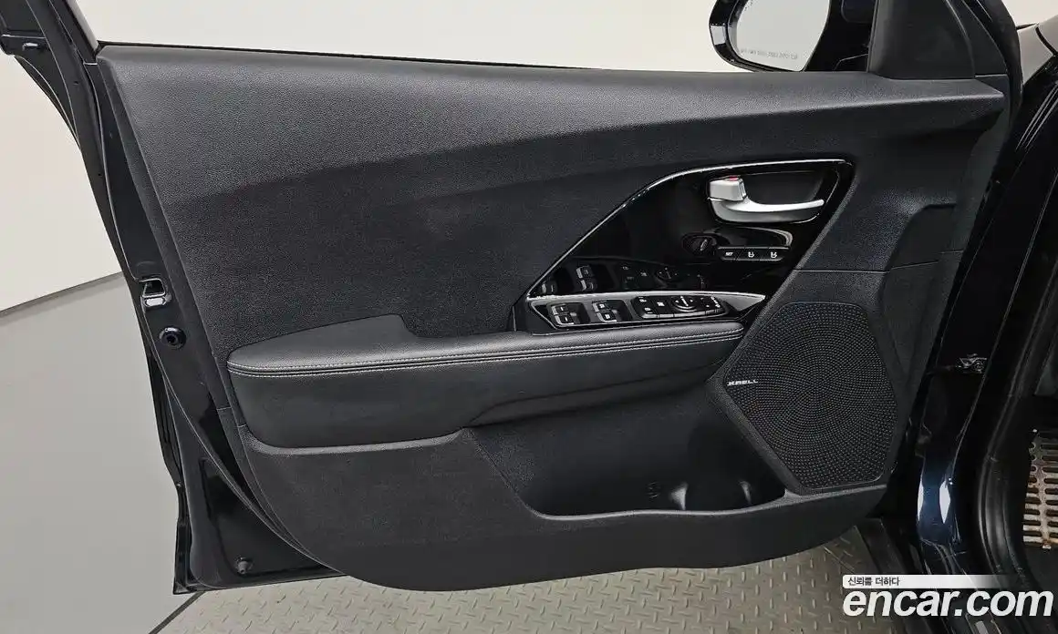 Kia Niro 2021 1.6 гидро в Москве № 1758418, фото 13