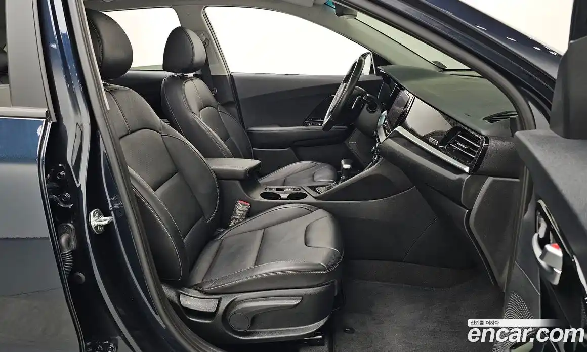 Kia Niro 2021 1.6 гидро в Москве № 1758418, фото 16