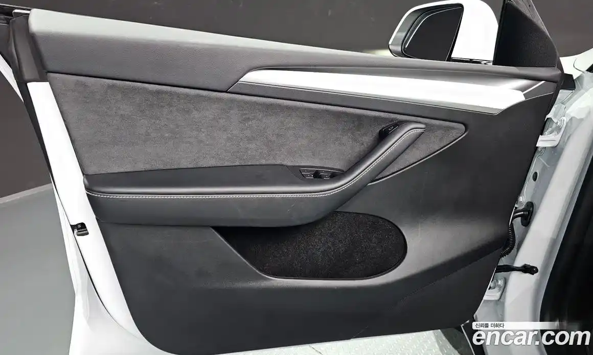 Tesla Model Y 2024 0.2 гидро, фото 14