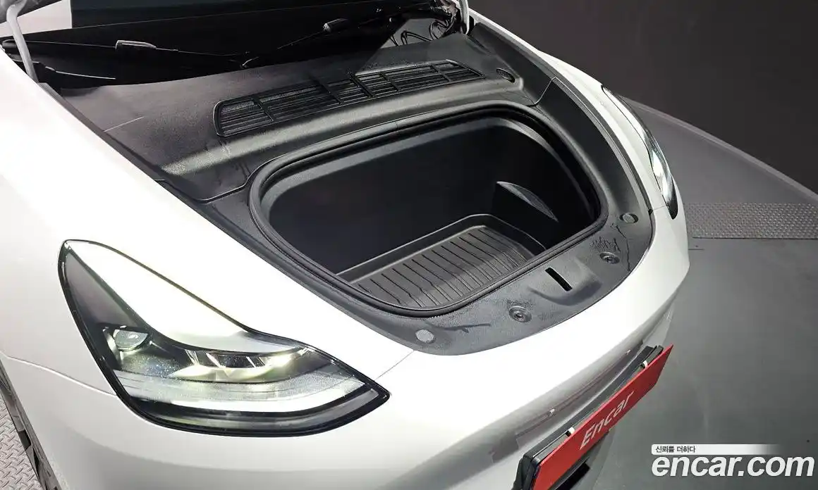 Tesla Model Y 2024 0.2 гидро, фото 6