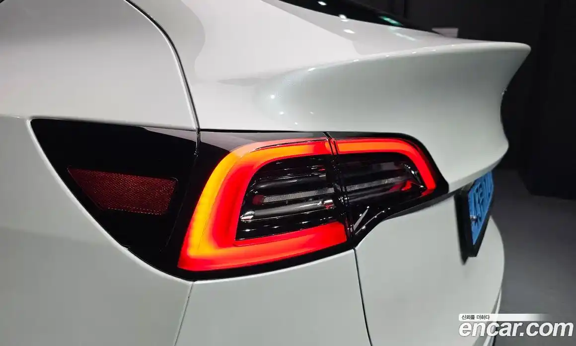 Tesla Model Y 2024 0.2 гидро, фото 9