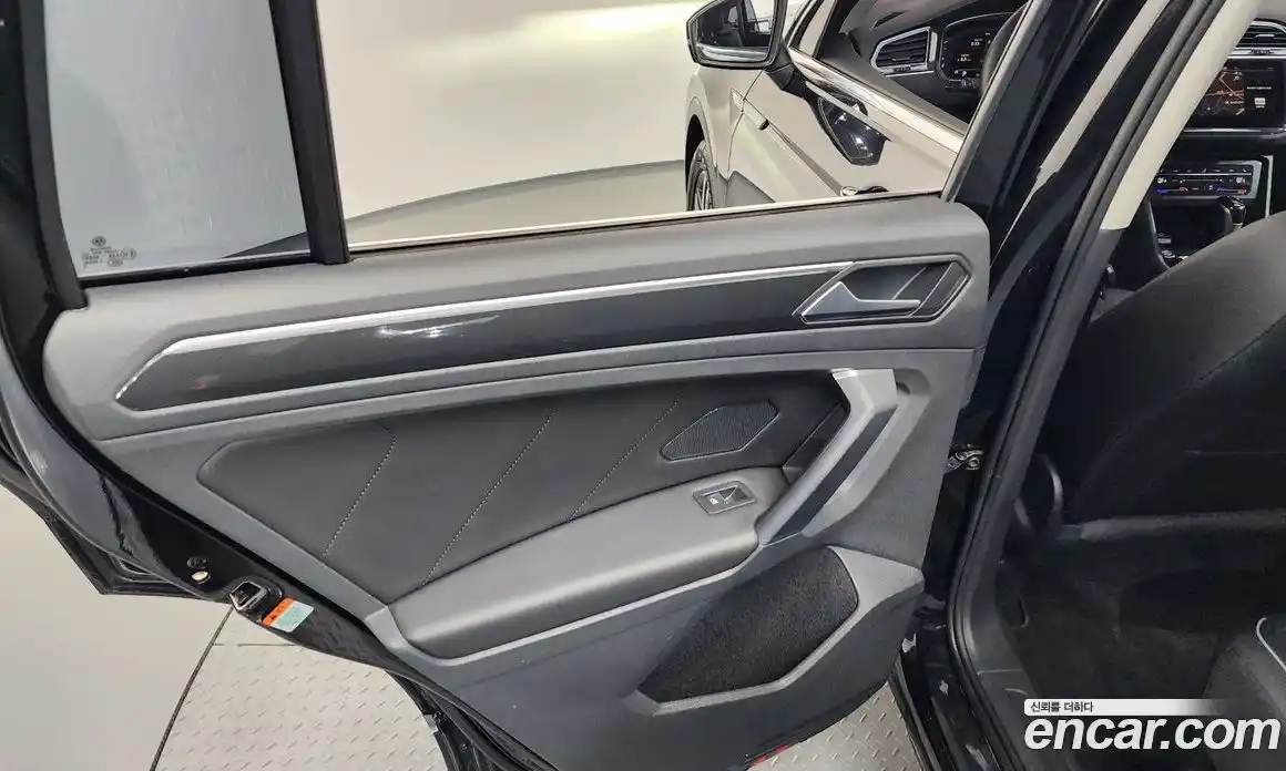Volkswagen Tiguan 2023 2.0 гидро в Москве № 1765066, фото 15