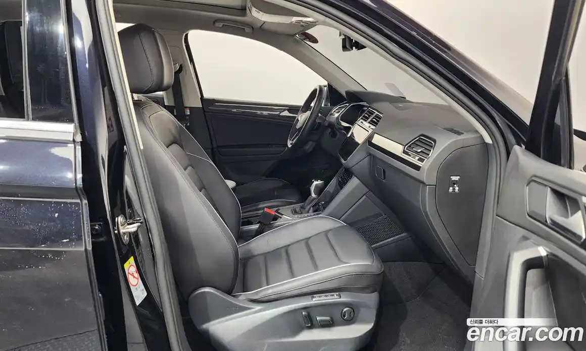 Volkswagen Tiguan 2023 2.0 гидро в Москве № 1765066, фото 16