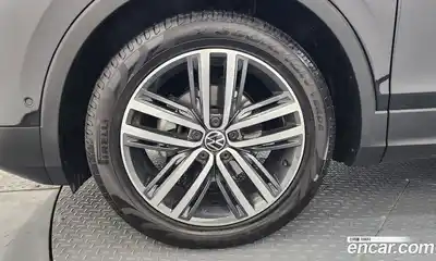 Volkswagen Tiguan 2023 2.0 гидро в Москве № 1765066, миниатюра 5