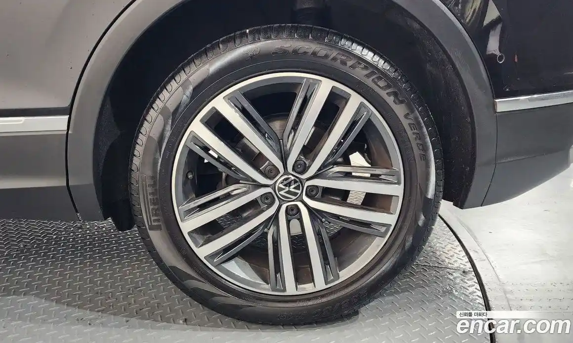 Volkswagen Tiguan 2023 2.0 гидро в Москве № 1765066, фото 7