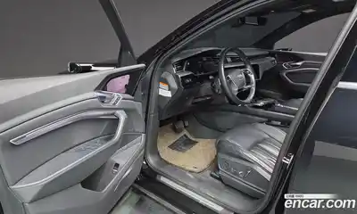Audi e-tron 2021 0.2 гидро в Москве № 1836537, миниатюра 12