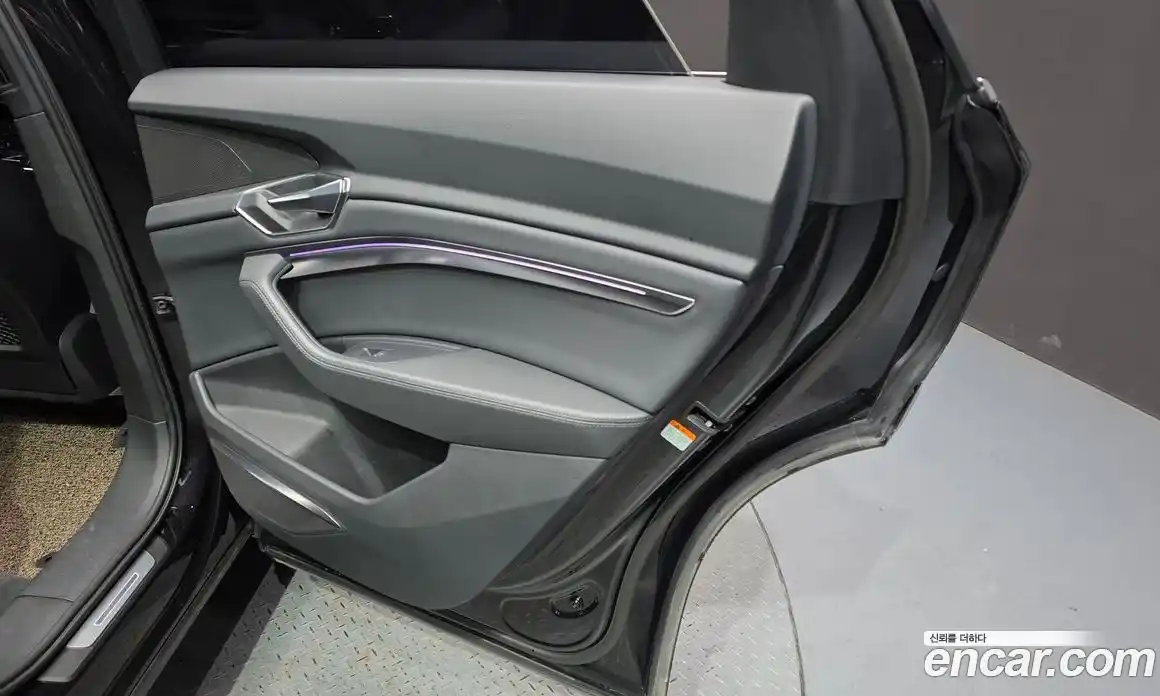 Audi e-tron 2021 0.2 гидро в Москве № 1836537, фото 14