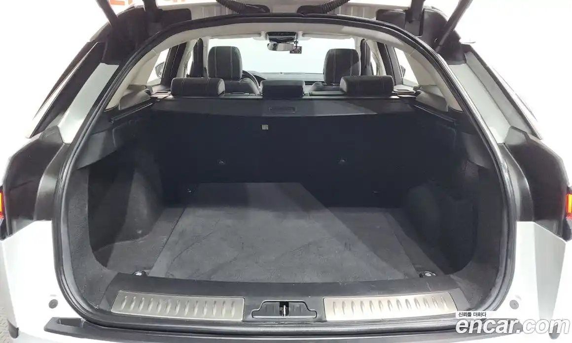 Land Rover Range-Rover Velar 2019 2.0 гидро в Москве № 1837320, фото 20