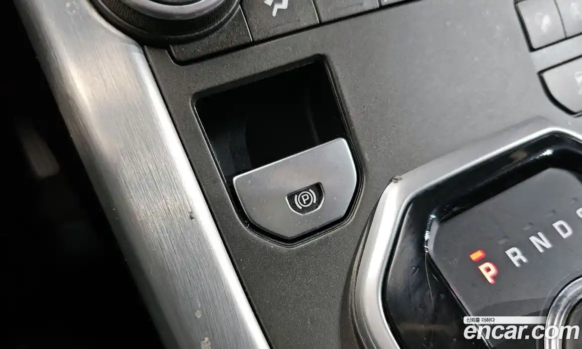 Land Rover Range-Rover Evoque 2017 2.0 гидро в Москве № 1837327, фото 17