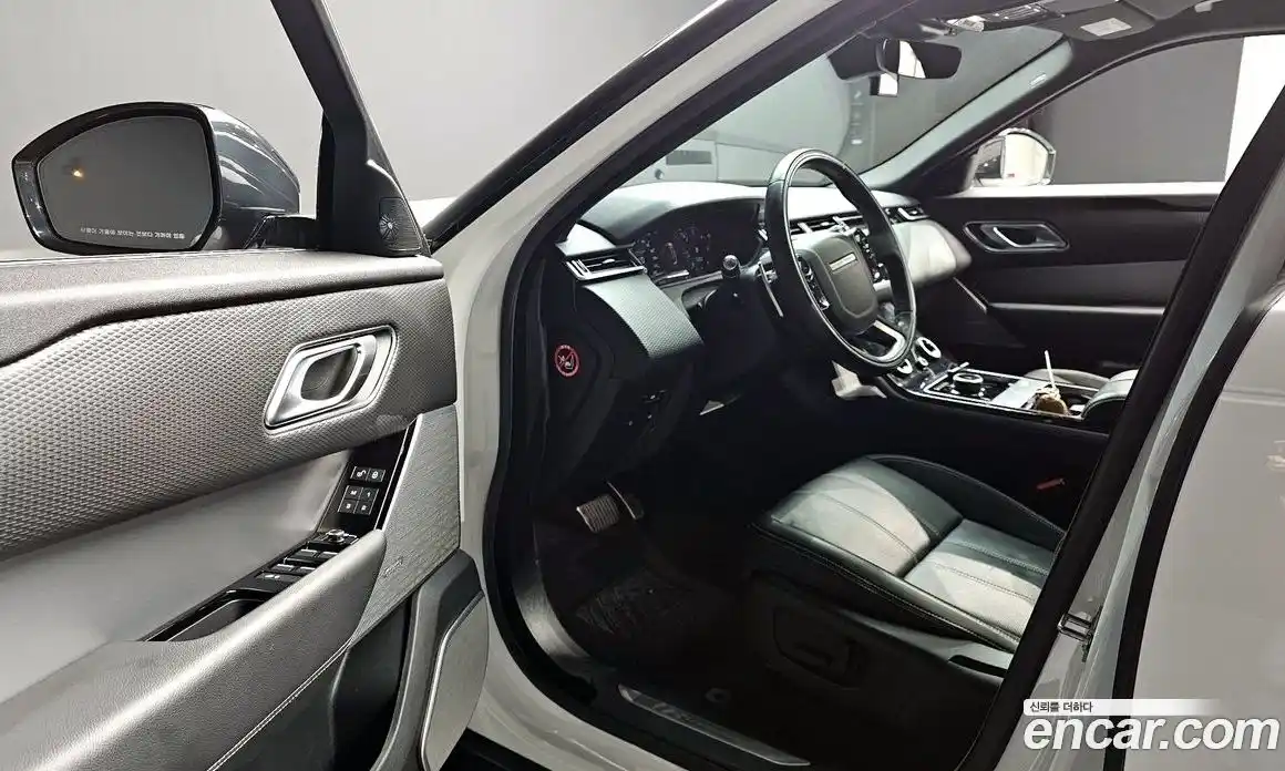 Land Rover Range-Rover Velar 2019 2.0 гидро в Москве № 1837356, фото 13