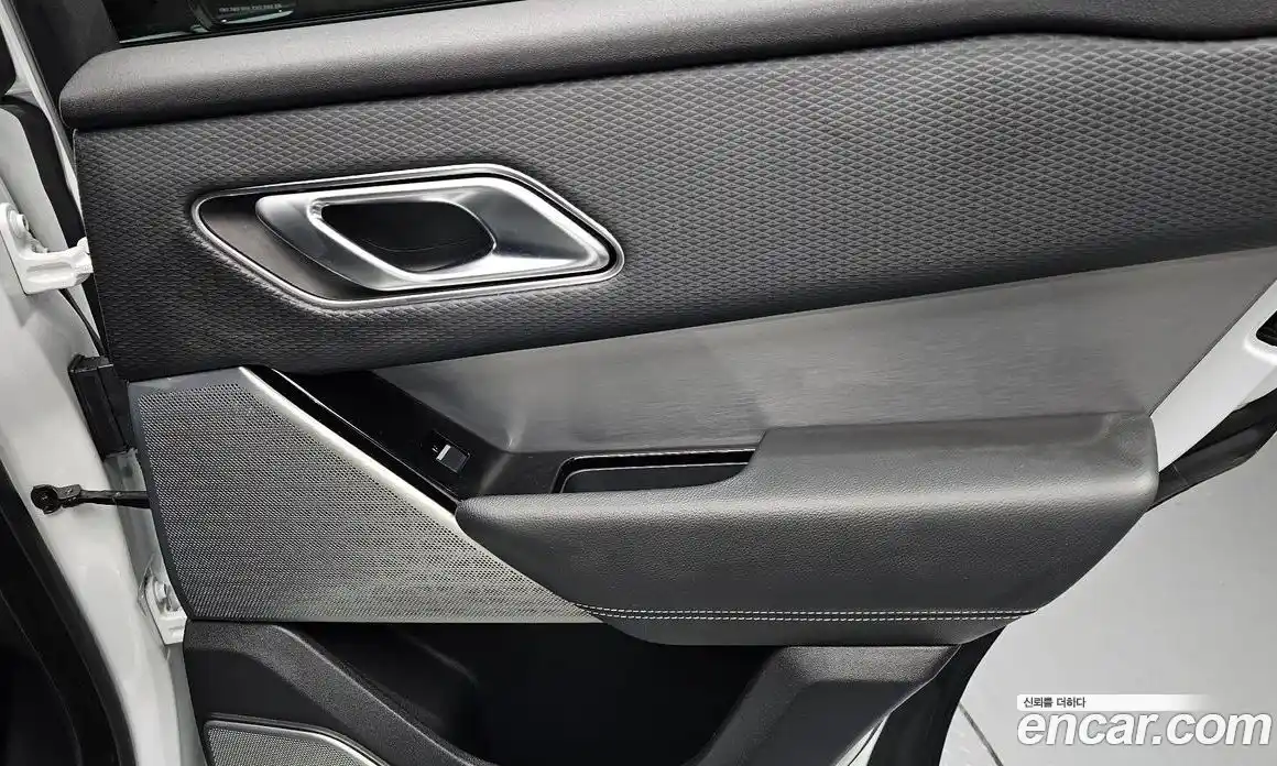 Land Rover Range-Rover Velar 2019 2.0 гидро в Москве № 1837356, фото 14