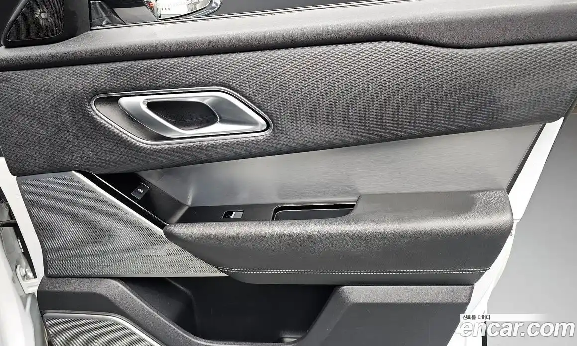 Land Rover Range-Rover Velar 2019 2.0 гидро в Москве № 1837356, фото 15