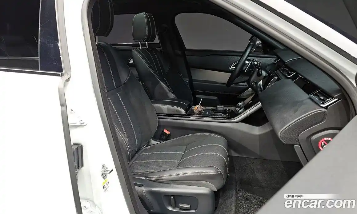 Land Rover Range-Rover Velar 2019 2.0 гидро в Москве № 1837356, фото 17