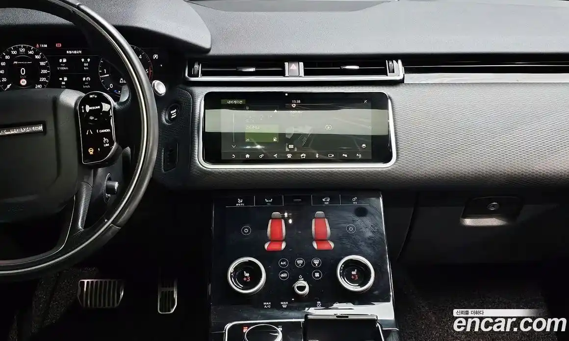 Land Rover Range-Rover Velar 2019 2.0 гидро в Москве № 1837356, фото 21
