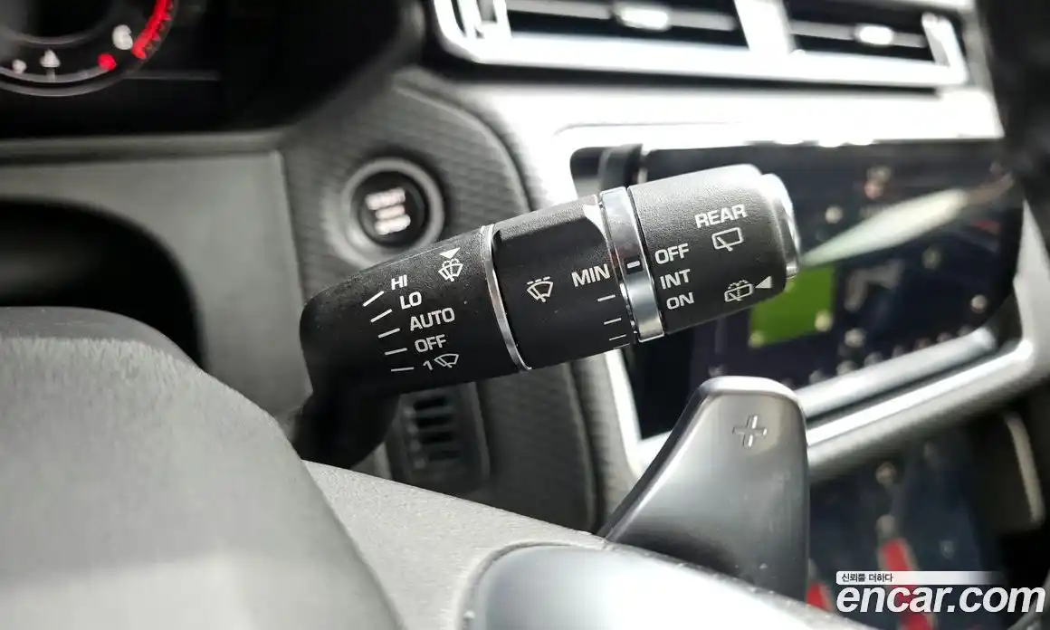 Land Rover Range-Rover Velar 2019 2.0 гидро в Москве № 1837356, фото 31