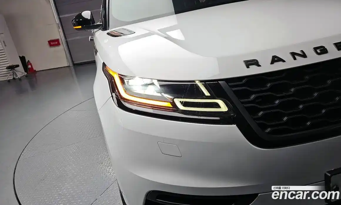 Land Rover Range-Rover Velar 2019 2.0 гидро в Москве № 1837356, фото 8