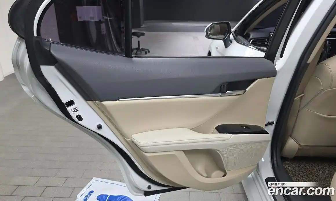 Toyota Camry 2019 2.5 гидро в Москве № 1838520, фото 15
