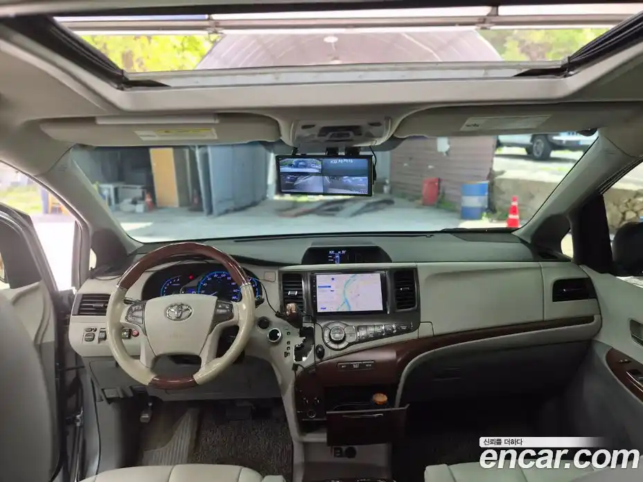 Toyota Sienna 2014 3.5 гидро в Москве № 1838563, фото 18