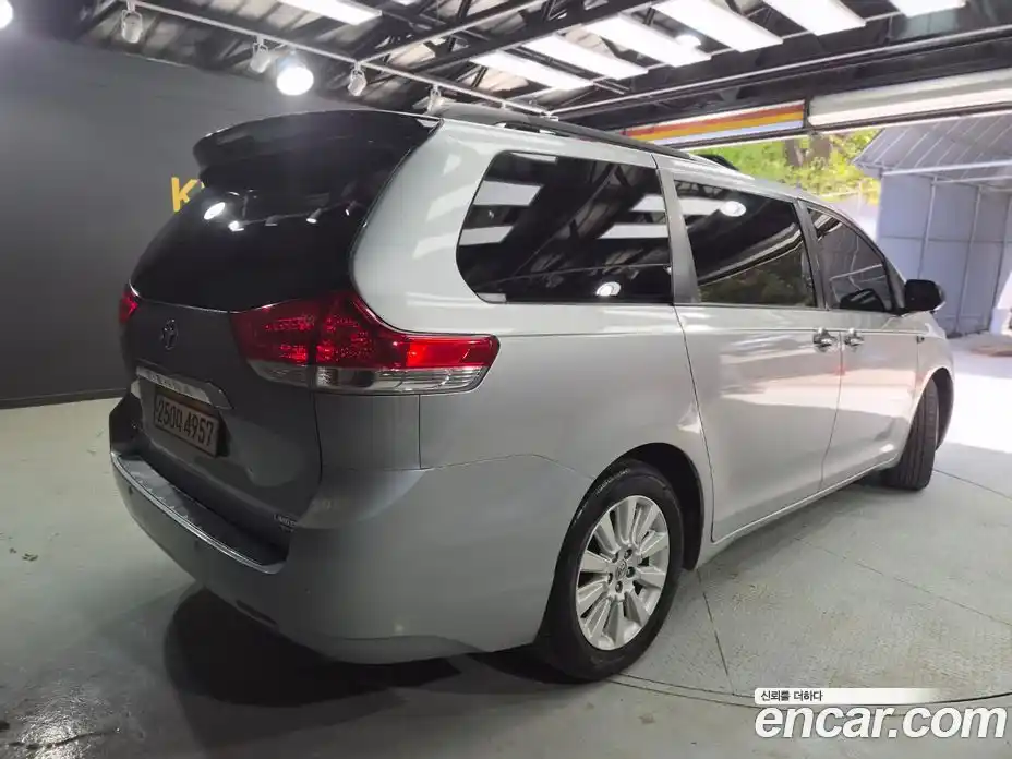 Toyota Sienna 2014 3.5 гидро в Москве № 1838563, фото 3