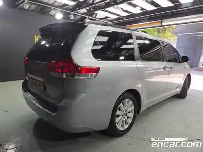Toyota Sienna 2014 3.5 гидро в Москве № 1838563, миниатюра 3