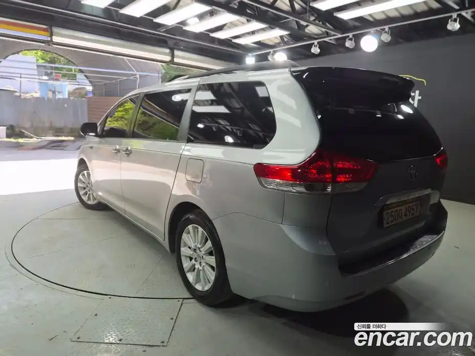 Toyota Sienna 2014 3.5 гидро в Москве № 1838563, фото 4