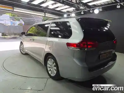Toyota Sienna 2014 3.5 гидро в Москве № 1838563, миниатюра 4