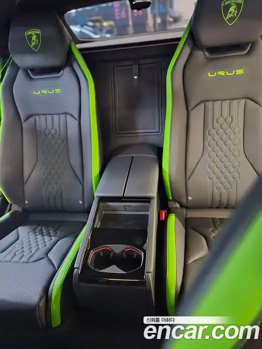 Lamborghini Urus 2024 4.0 гидро, фото 12