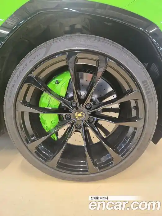 Lamborghini Urus 2024 4.0 гидро, фото 14