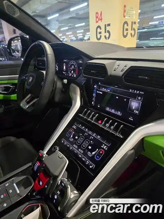 Lamborghini Urus 2024 4.0 гидро, фото 15