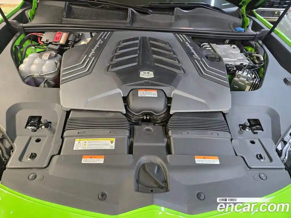 Lamborghini Urus 2024 4.0 гидро, фото 6