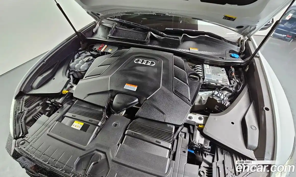 Audi Q8 2021 3.0 гидро в Москве № 196659, фото 6
