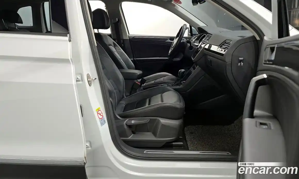 Volkswagen Tiguan 2020 2.0 гидро в Москве № 232170, фото 11