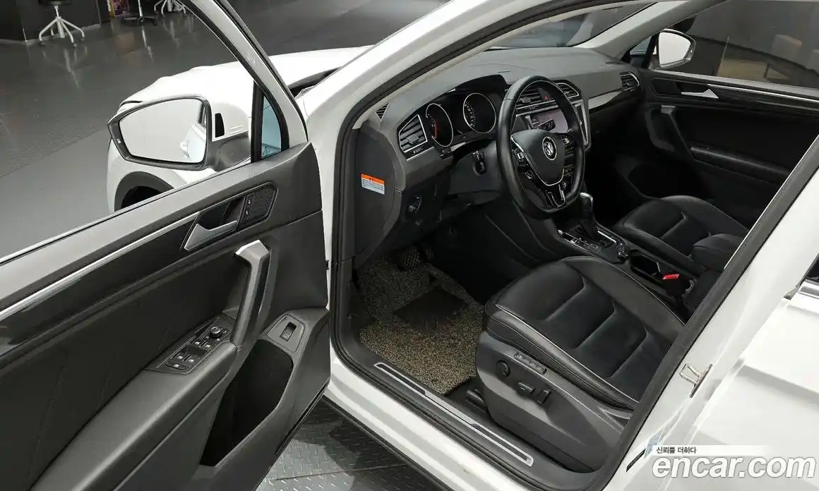 Volkswagen Tiguan 2020 2.0 гидро в Москве № 232170, фото 10