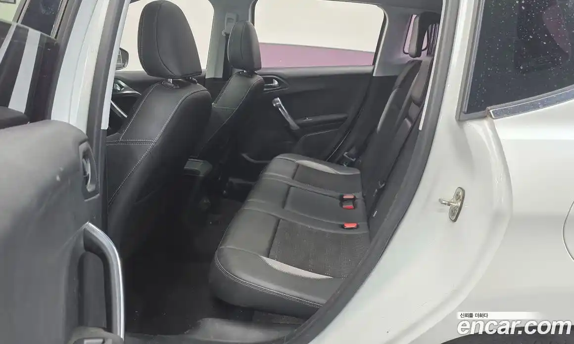 Peugeot 2008 2015 1.6 гидро в Москве, фото 12