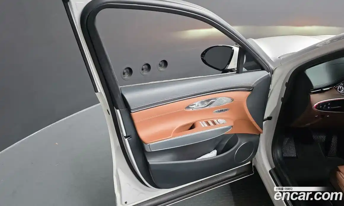 Genesis GV70 2021 2.5 гидро в Москве, фото 14